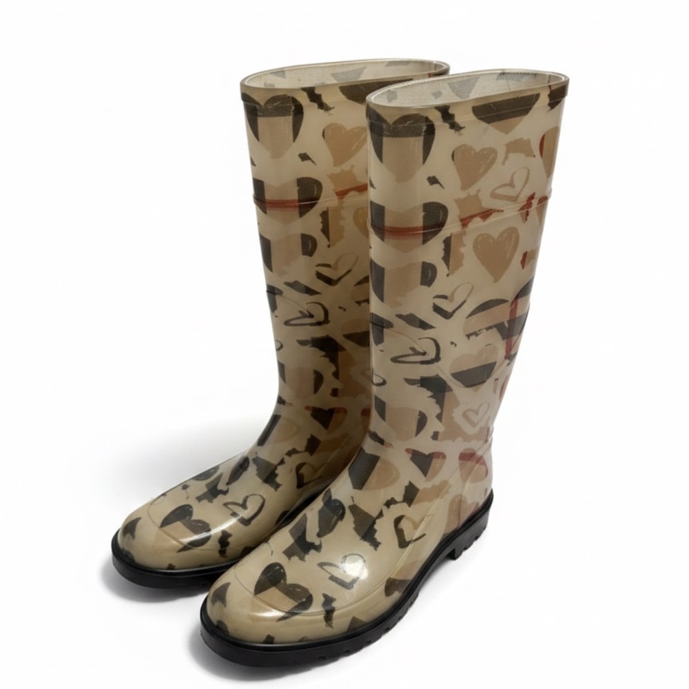 Burberry limited edition heart check Black and Cream Heart Pattern Rain boots - Picture 3 of 5